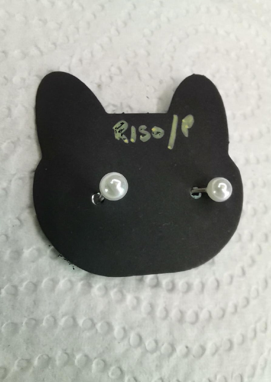 Pearl piercing studs pair